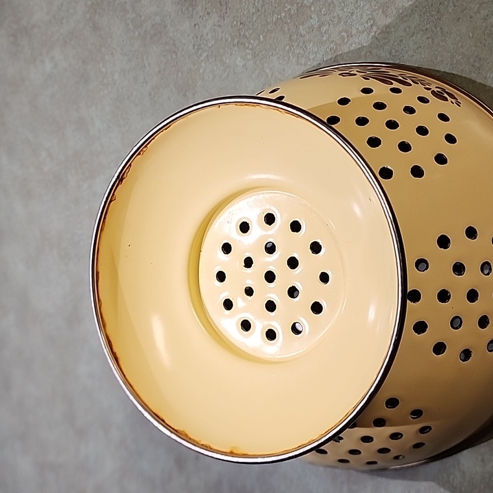 Pfaltzgraff Village pattern metal colander kitchen strainer Nwot - Picture 5 of 8